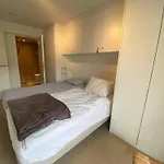 アパート Sea View For 6 Guests クノック・ヘイスト