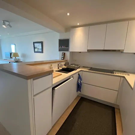 Sea View For 6 Guests Apartman *