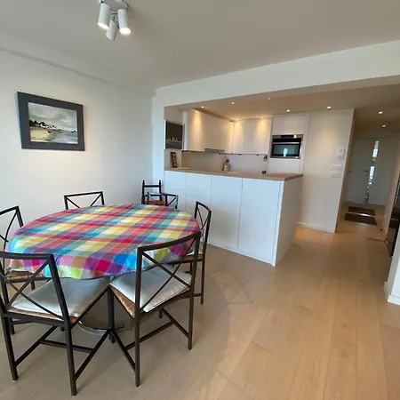 Sea View For 6 Guests