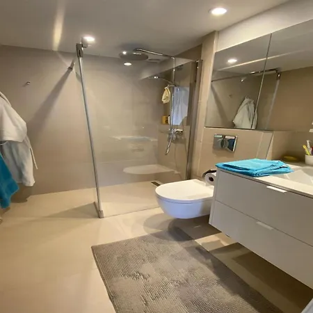 شقة Sea View For 6 Guests