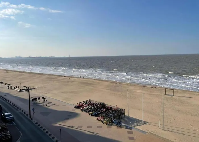 Sea View For 6 Guests Apartman *